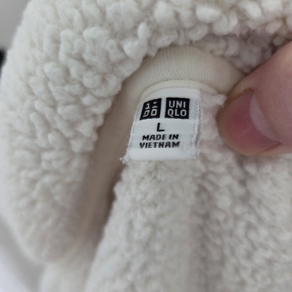 Uniqlo Women's Cream Fleece Jacket - Picture 5 of 8